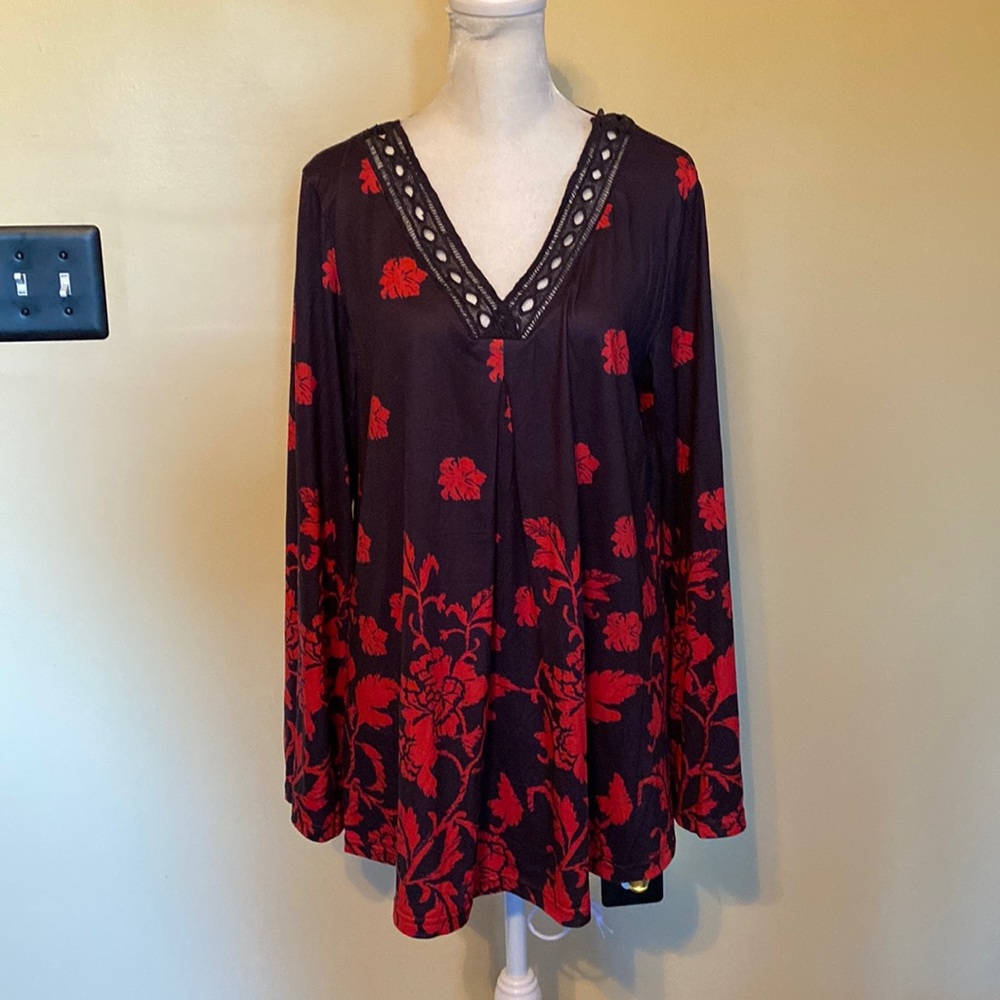 Suzanne Betro top